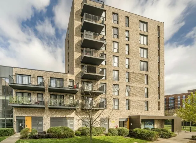 Telegraph Avenue, Colindale, NW9, photo 1