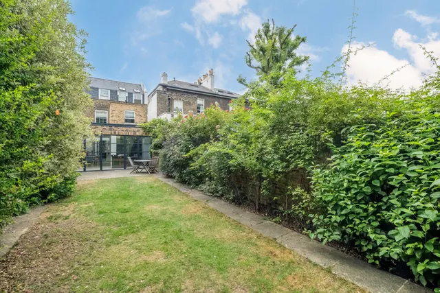 Photo 2 — Furlong Road, London, N7