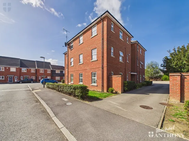 Pluto Way, Aylesbury, HP19 9BH, photo 1