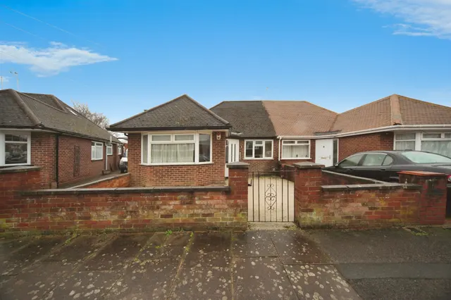 Abingdon Road, Luton, photo 1