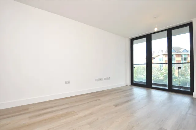Farnborough Road, Farnborough, GU14, photo 3