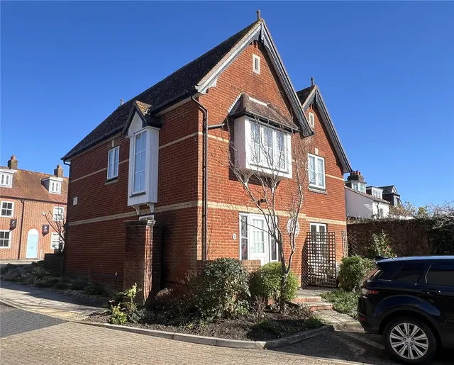 Anchorage Way, Lymington, Hampshire, SO41 8JP, photo 1