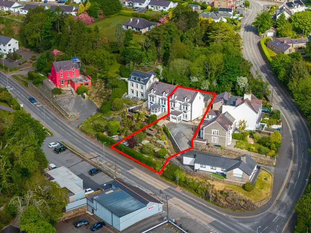 Photo 2 — Rock House, Llanbedrog, Pwllheli, Gwynedd, LL53 7NT