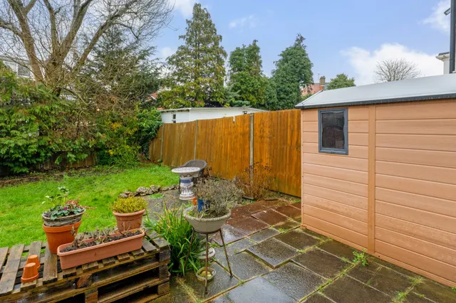 Photo 3 — Riverdene, Edgware, HA8