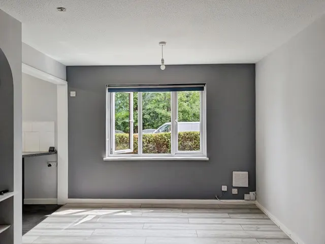 Photo 2 — Pycroft Way, Edmonton, London, N9