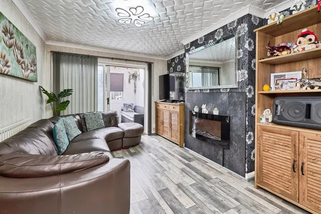Queen Street, Tipton, DY4, photo 1