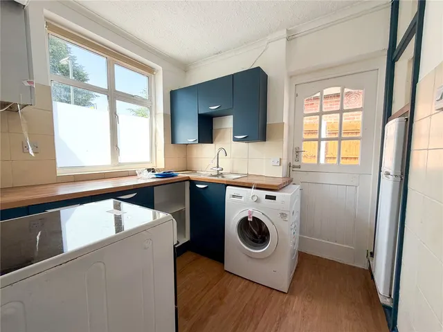 Floyds Lane, Woking, GU22, photo 3
