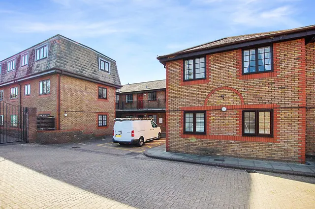 Footscray Road, London, SE9, photo 1