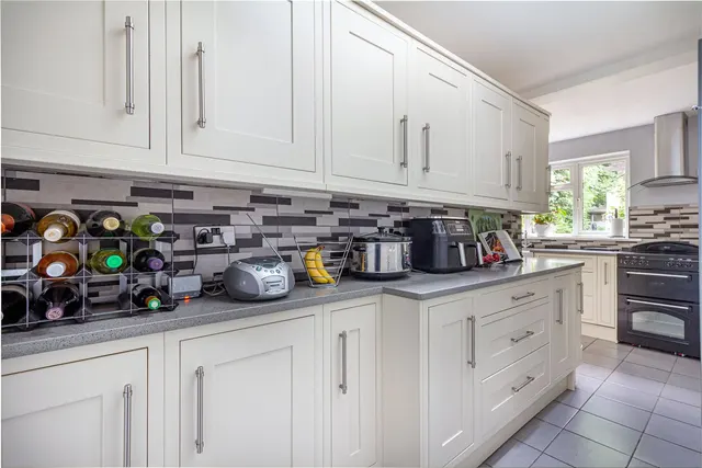Photo 3 — Southmead Crescent, Redditch, Worcestershire, B98 7BX