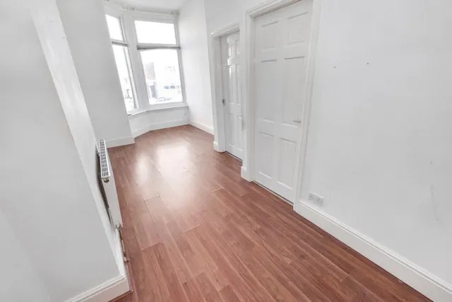 Whingate Road, Leeds, LS12, photo 3