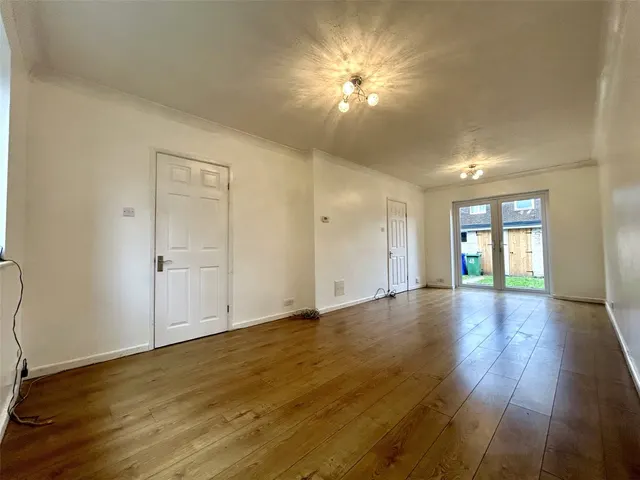 Photo 2 — Chaucer Road, Farnborough, Hampshire, GU14 8SP