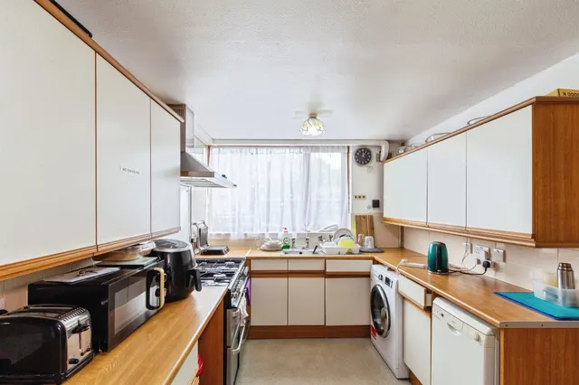 Photo 3 — Nevis Grove, Bletchley, Milton Keynes