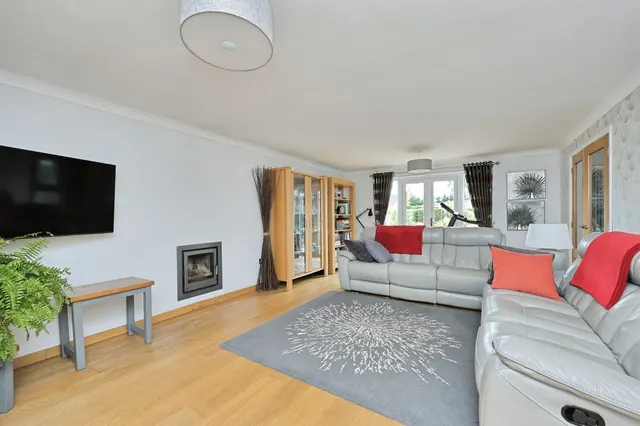 Photo 3 — Holkham Avenue, Swaffham