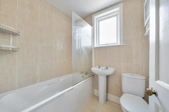 London Road, Pulborough, RH20, photo 3