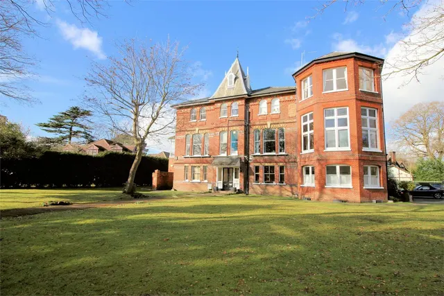 The Ridge, Woking, GU22, photo 1