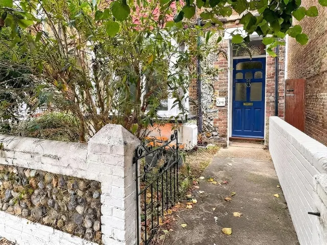 Highfield Road, Bognor Regis, photo 1