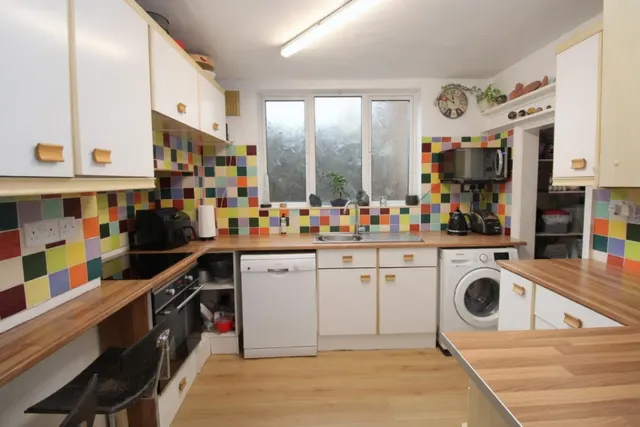 Clarendon Road, Ashford, photo 2