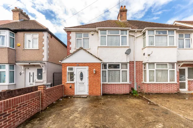 5 Barrack Road, Hounslow, photo 1