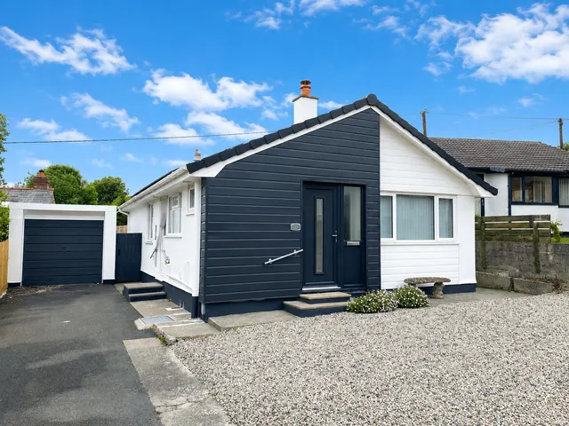Compass West, Tregadillett, PL15, photo 1