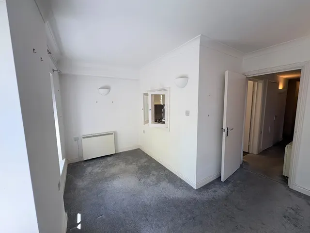 Photo 3 — Westbourne Drive, Cheltenham, GL52 2QQ