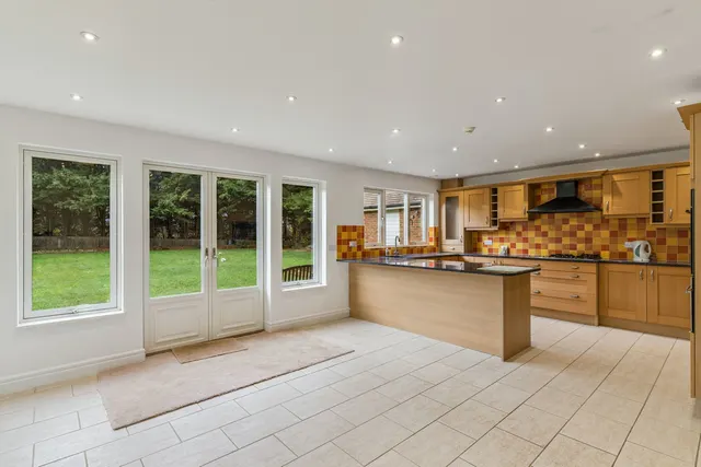 Photo 2 — Bedford Road, Henlow, SG16 6EA