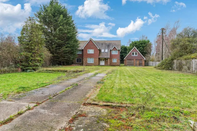 Bedford Road, Henlow, SG16 6EA, photo 1