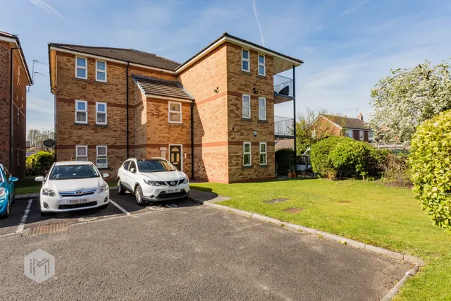Drummond Way, Leigh, WN7 2RR, photo 1