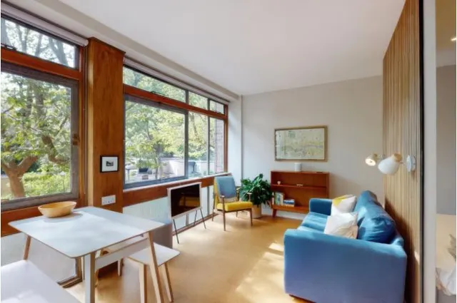 Renfrew Road, London, photo 1