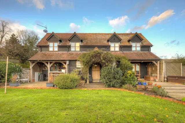 Theydon Bois, Epping, CM16, photo 1