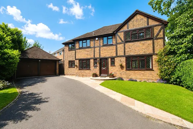 Four Acre Coppice, Hook, Hampshire, RG27 9NF, photo 1