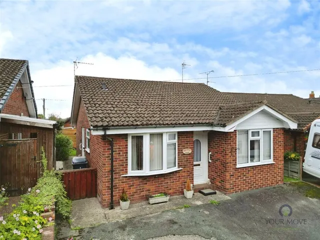 Bronygarth Road, Weston Rhyn, SY10, photo 1
