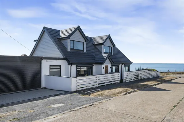 The Promenade, Peacehaven, photo 1