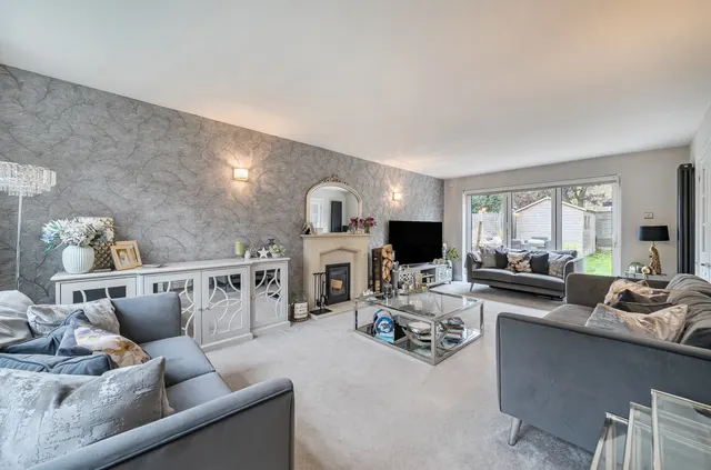 Photo 3 — Fosters Grove, Windlesham, Surrey, GU20 6JZ