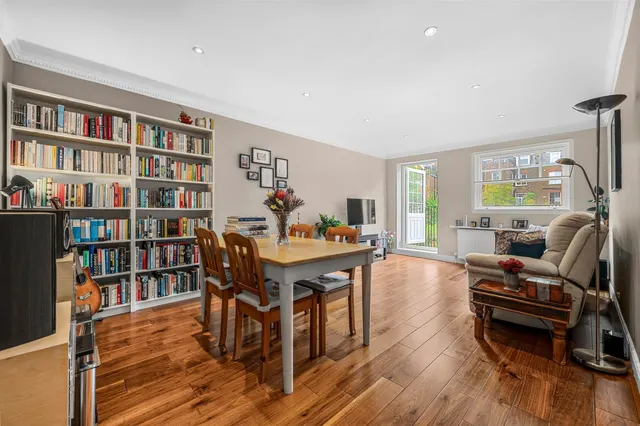 Eton Avenue, Belsize Park, NW3, photo 2