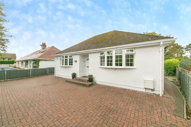 Bryn Maelgwyn Lane, Llanrhos, LL30, photo 1