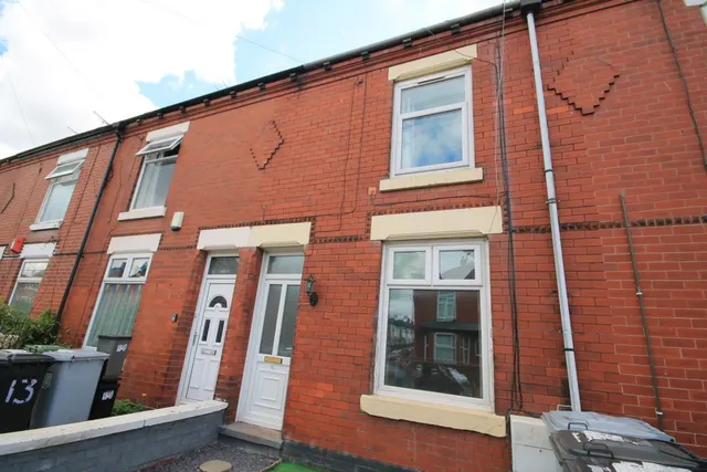 Spring Gardens, Crewe, photo 1