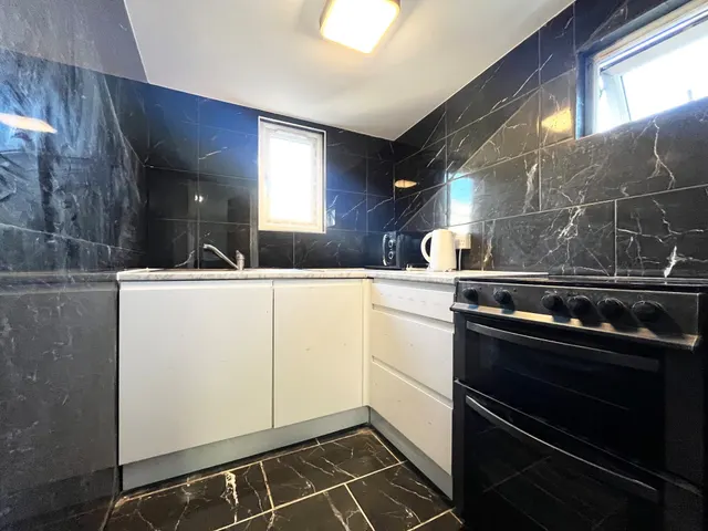 Brixey Road, Poole, BH12, photo 3