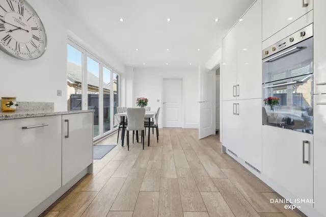 Photo 3 — Hammond Close, Langdon Hills, Basildon, SS16 5HJ