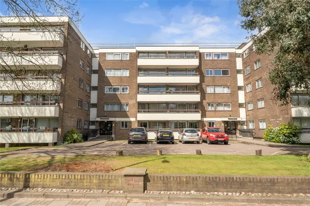 Photo 2 — Station Road, New Barnet, EN5 1QY