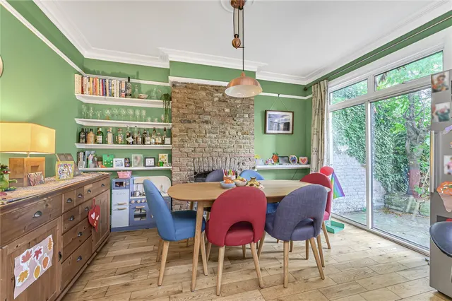 Pretoria Road, London, SW16, photo 3