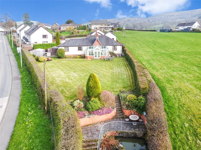 Erw Deg, Llanerfyl, photo 1
