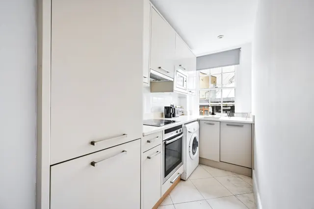 Photo 3 — 47 Forset Court, 140 Edgware Road, London
