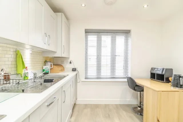 Santa Cruz Avenue, Newton Leys, MK3, photo 3