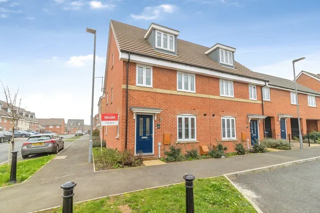 Santa Cruz Avenue, Newton Leys, MK3, photo 1