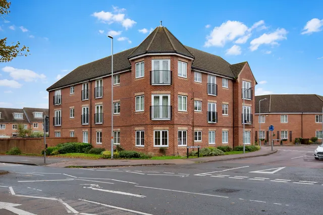 Jubilee Gardens, Rushen, NN10 0NS, photo 1