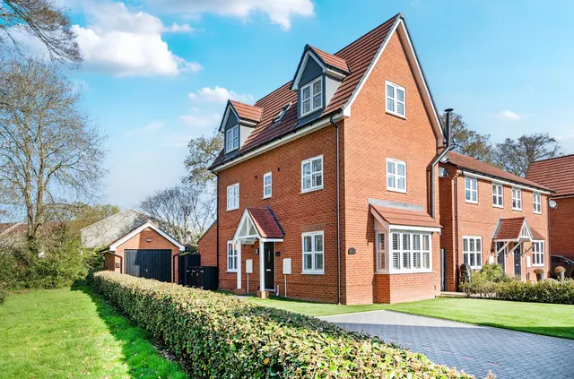Dragonfly Chase, Sandhurst, Berkshire, GU47 8AE, photo 1