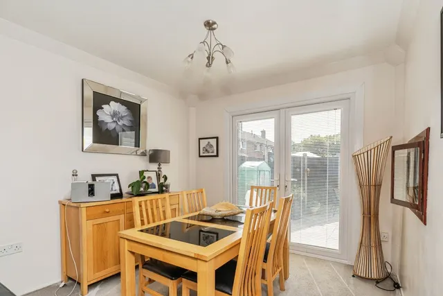 Lockwood Path, Woking, GU21, photo 3