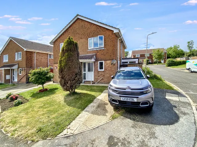 Newlands, Ashford, TN23, photo 1