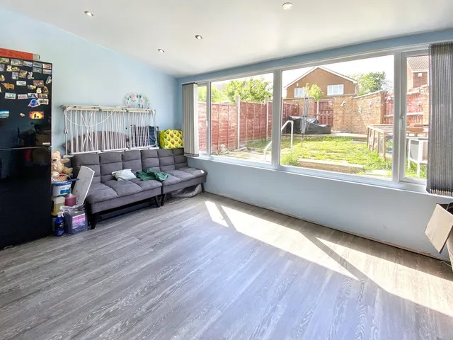 Newlands, Ashford, TN23, photo 3