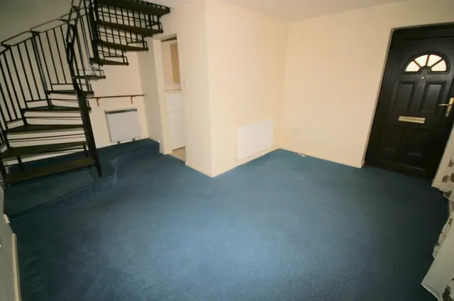 Photo 3 — Dexter Close, Barton Hills, Luton, Bedfordshire LU3 4DY